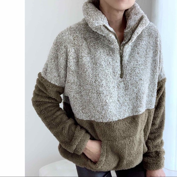 Cozy Sherpa Pullover- OLIVE - Picture 3 of 12